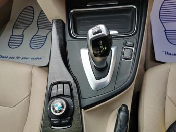 BMW 3 SERIES 320i XDRIVE MODERN