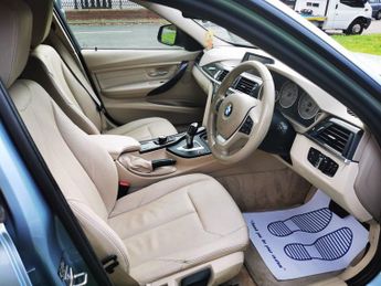 BMW 3 SERIES 320i XDRIVE MODERN