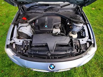 BMW 3 SERIES 320i XDRIVE MODERN