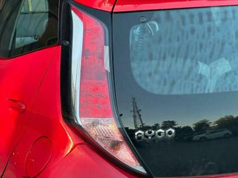 Toyota AYGO 1.0 VVT-i x-play x-shift Euro 6 5dr