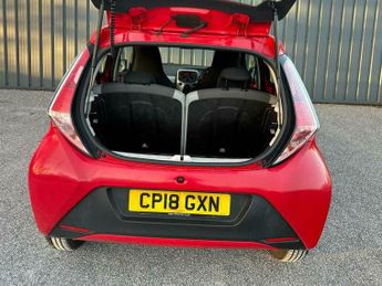Toyota AYGO 1.0 VVT-i x-play x-shift Euro 6 5dr