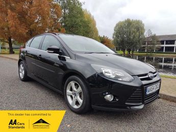 Ford Focus 1.6 Zetec Navigator Hatchback 5dr Petrol Manual Euro 5 (105 ps)