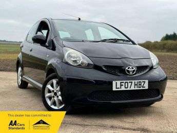 Toyota AYGO 1.0 VVT-i Black Hatchback 5dr Petrol Manual Euro 4 (AC) (67 bhp)