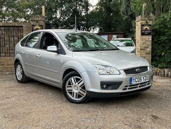 Ford Focus 1.6 Ghia 5dr