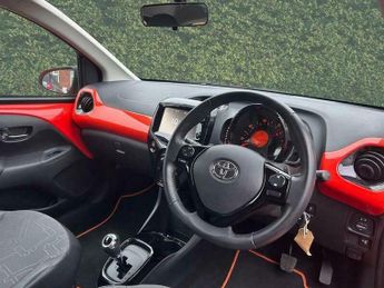 Toyota AYGO VVT-I X-PRESSION X-SHIFT