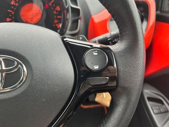 Toyota AYGO VVT-I X-PRESSION X-SHIFT