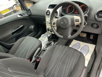 Vauxhall Corsa 1.4i 16v Club 5dr