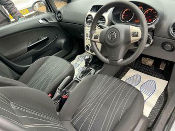 Vauxhall Corsa 1.4i 16v Club 5dr