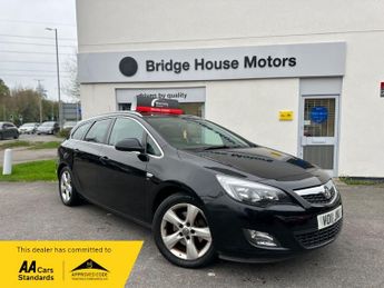 Vauxhall Astra 2.0 CDTi SRi Sports Tourer 5dr Diesel Manual Euro 5 (s/s) (160 p