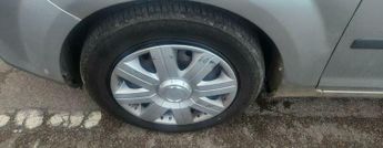 Ford Focus 1.6 LX 5dr