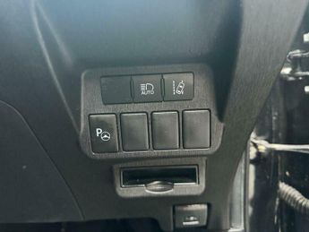 Toyota Prius 1.8 VVT-h Excel MPV 5dr Petrol Hybrid CVT Euro 6 (s/s) (136 ps)