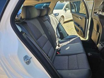 Mercedes-Benz C Class 1.8 C180 BlueEfficiency Elegance Auto Euro 5 5dr