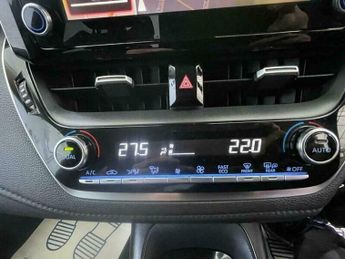 Toyota Corolla 1.8 VVT-h Design CVT Euro 6 (s/s) 4dr
