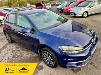 Volkswagen Golf TDi SE NAVIGATION TDI BLUEMOTION TECHNOLOGY EURO 6+NAV+P/SENSORS