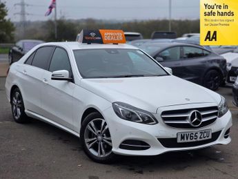 Mercedes E Class 2.1 Diesel Automatic E220 BlueTEC SE Saloon 4dr 5 Seats 2 Keys E