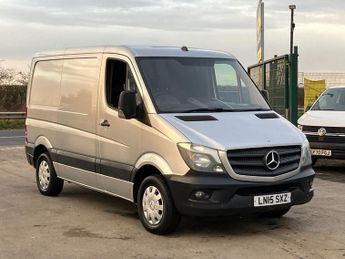 Mercedes Sprinter MERCEDES SPRINTER 210 WINDOW CLEANERS SYSTEM IN REAR WITH AIRCON