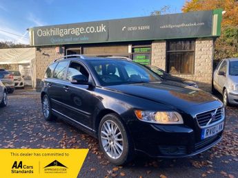 Volvo V50 SE LUX 2.0 Petrol. Full Service History 15 Stamps.