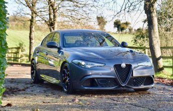 Alfa Romeo Giulia V6 BITURBO QUADRIFOGLIO