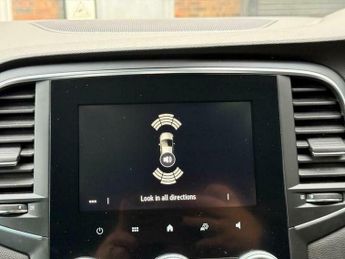 Renault Megane 1.6 E-TECH 9.8kWh Iconic Auto Euro 6 (s/s) 5dr