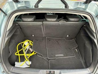 Renault Megane 1.6 E-TECH 9.8kWh Iconic Auto Euro 6 (s/s) 5dr
