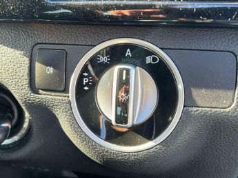 Mercedes-Benz E Class 3.0 E350 CDI V6 BlueEfficiency Sport G-Tronic Euro 5 4dr