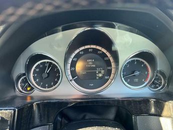 Mercedes-Benz E Class 3.0 E350 CDI V6 BlueEfficiency Sport G-Tronic Euro 5 4dr