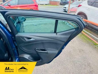 Vauxhall Astra 1.5 Turbo D SRi VX Line Nav Auto Euro 6 (s/s) 5dr
