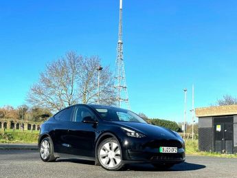 Tesla Model Y LONG RANGE AWD