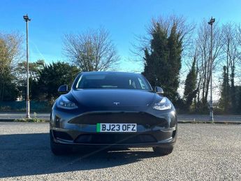 Tesla Model Y LONG RANGE AWD