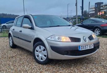 Renault Megane 2.0 VVT Dynamique 5dr