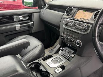 Land Rover Discovery 3.0 SD V6 Landmark SUV 5dr Diesel Auto 4WD Euro 6 (s/s) (256 bhp