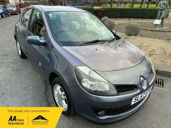 Renault Clio 1.2 TCe 16v Dynamique 5dr