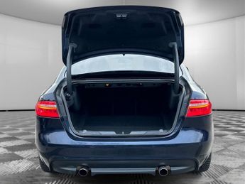 Jaguar XE D R-SPORT AWD