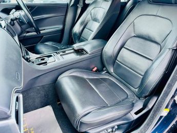 Jaguar XE D R-SPORT AWD