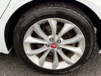 Jaguar XF 2.0d R-Sport Auto Euro 6 4dr 177BHP