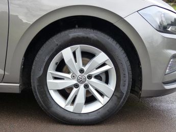 Volkswagen Polo SE TSI DSG
