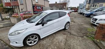 Ford Fiesta METAL