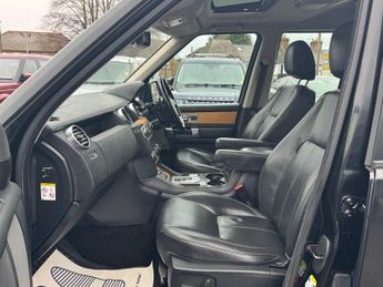 Land Rover Discovery 3.0 SD V6 HSE SUV 5dr Diesel Auto 4WD Euro 5 (255 bhp)