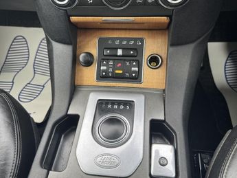 Land Rover Discovery 3.0 SD V6 HSE SUV 5dr Diesel Auto 4WD Euro 5 (255 bhp)