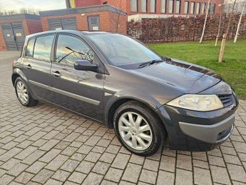 Renault Megane 1.6 VVT Dynamique 5dr