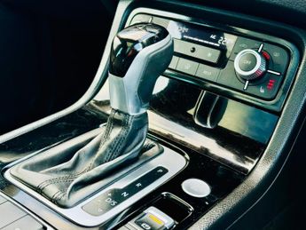 Volkswagen Touareg V6 R-LINE TDI BLUEMOTION TECHNOLOGY