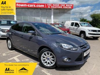 Ford Focus Titanium 1.6 125 BHP 5 DOOR -SERVICE HISTORY, SAT NAV, REAR PARK