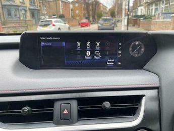 Lexus UX 2.0 250h F Sport E-CVT Euro 6 (s/s) 5dr