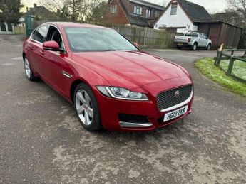 Jaguar XF 2.0d Portfolio Auto Euro 6 (s/s) 4dr