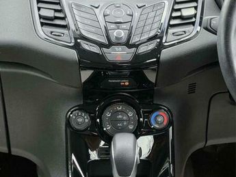 Ford Fiesta 1.0T EcoBoost Zetec Powershift Euro 6 5dr