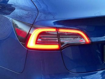 Tesla Model 3 Standard Range Plus Auto RWD 4dr