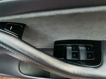 Tesla Model 3 (Dual Motor) Long Range Auto 4WDE 4dr