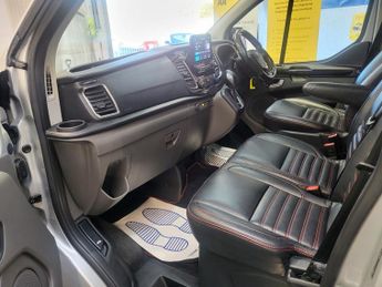 Ford Transit Custom 300 LIMITED DCIV ECOBLUE