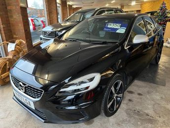 Volvo V40 T2 R-DESIGN NAV PLUS