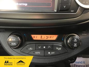 Toyota Yaris 1.33 Dual VVT-i ICON PLUS AUTOMATIC ONLY 24300 MILES!!